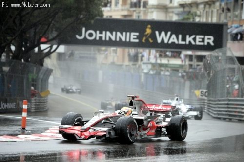 Lewis Hamilton in the Monaco rain