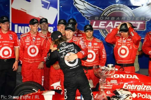 Dan Wheldon gatecrashes Scott Dixon's party