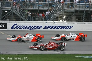 Castroneves wins by a nose, with Briscoe hot on Dixon's heels