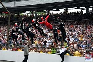 Helio climbs the fence 