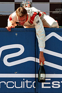 Bourdais shares the champagne