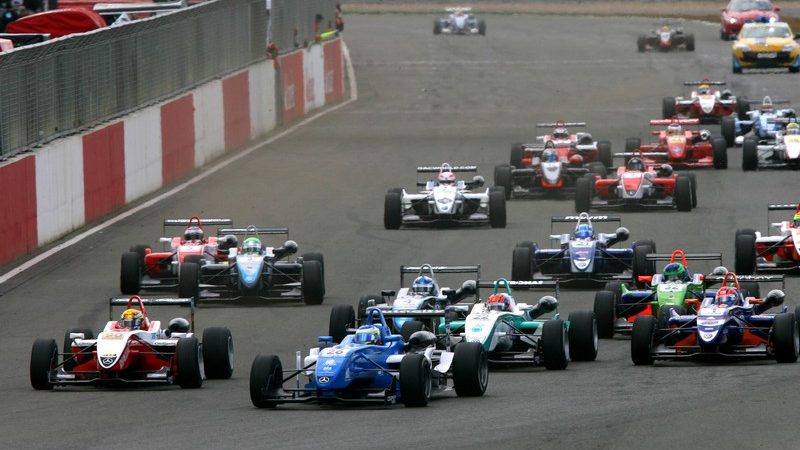 Esteban Gutierrez leads at the start