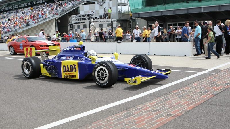 Mike Conway approaches the yard of bricks at the start/finish line