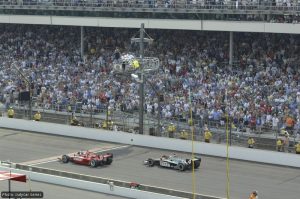 Dario Franchitti holds off Dan Wheldon for the win