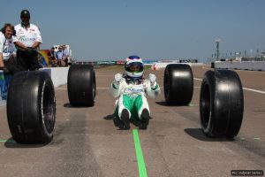 Simona de Silvestro awaits her car