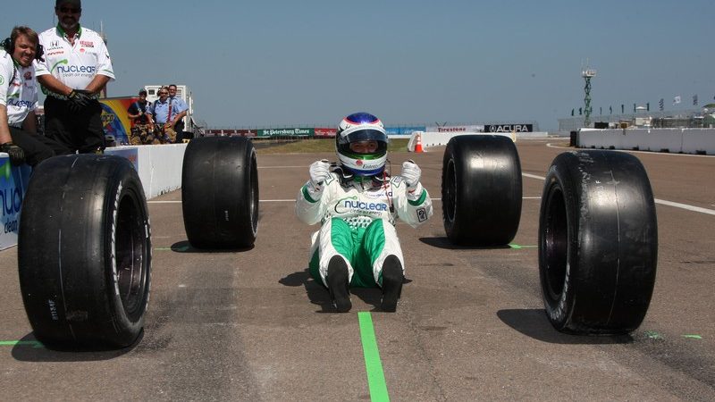 Simona de Silvestro awaits her car