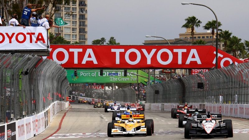 Will Power and Ryan Hunter-Reay lead Mike Conway at the start