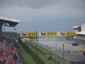 A wet start to the race