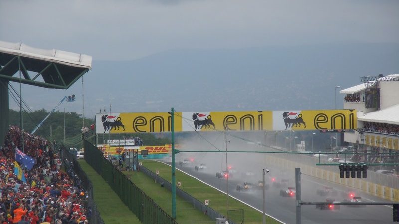 A wet start to the race