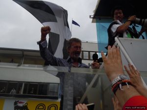 Eddie Jordan greets his public