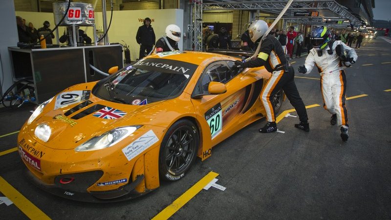 Phil Quaife leaps into action on a driver changeover